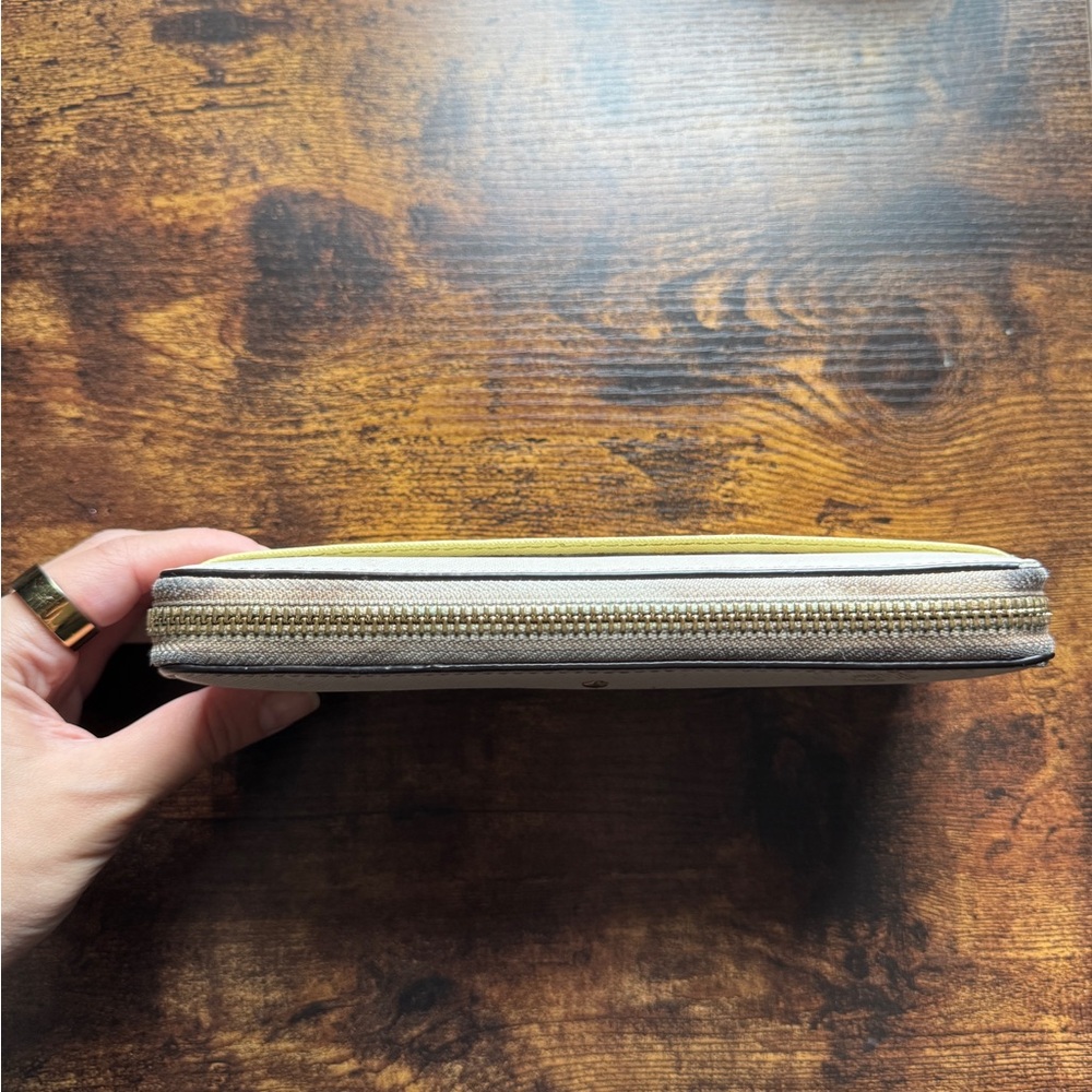 Kate Spade Wallet - Picture 10 of 12